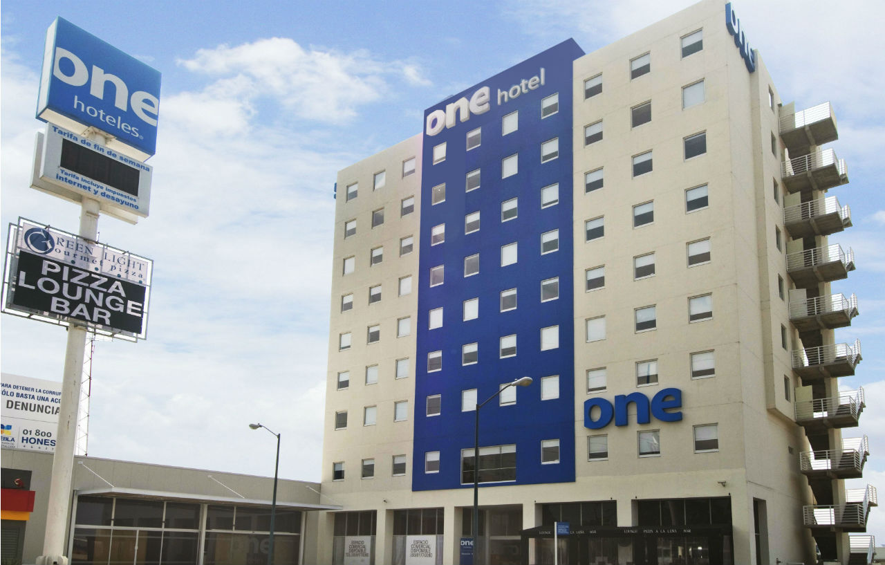 One Puebla Angelopolis Periferico Hotel Exterior photo